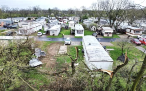Storm Cuts Power to 400k in Midwest.
